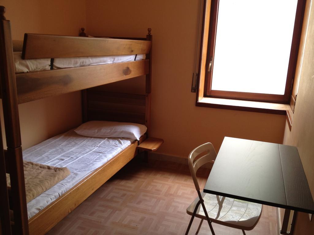 Ostello Mergellina Aig Hostel Napoli Ruang foto